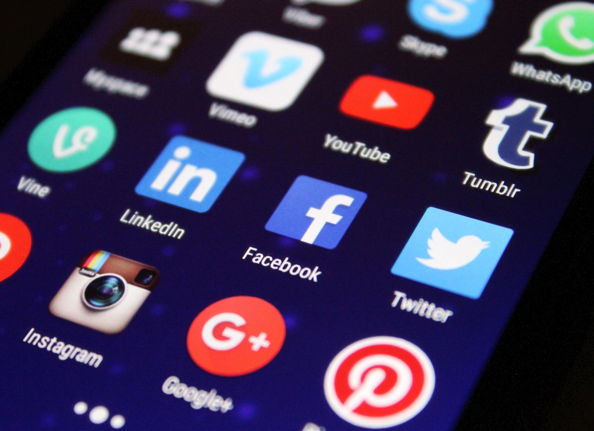 Webinar | In Conversation with Dex Hunter-Torricke: Is Facebook’s Oversight Board the Answer to Content Moderation